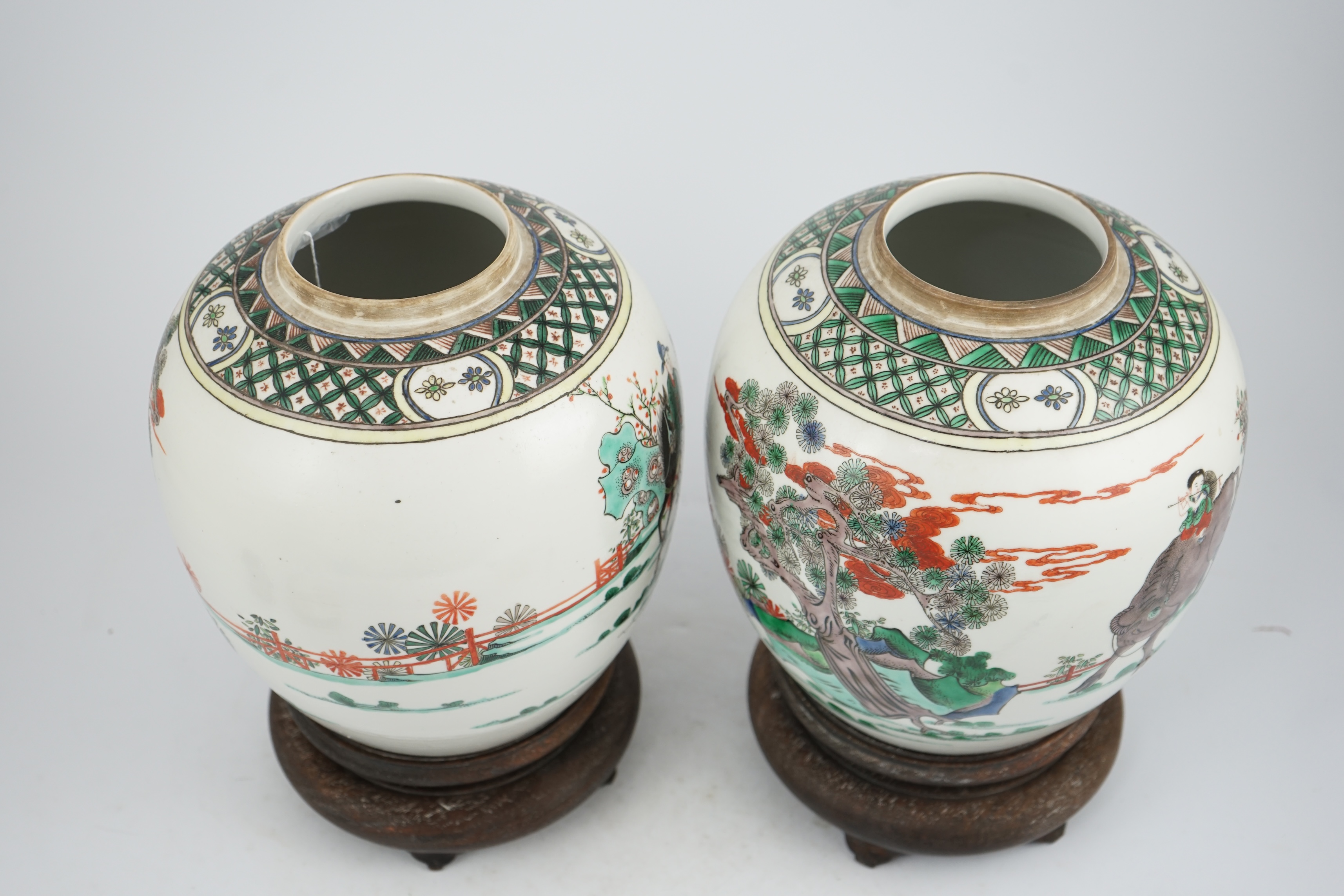 A pair of large Chinese famille verte globular jars and covers, early 20th century